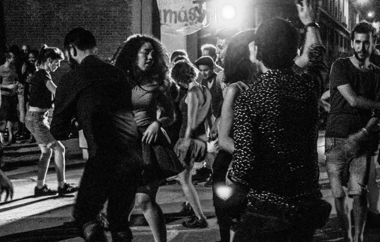 Salsa: cuerpo y calle